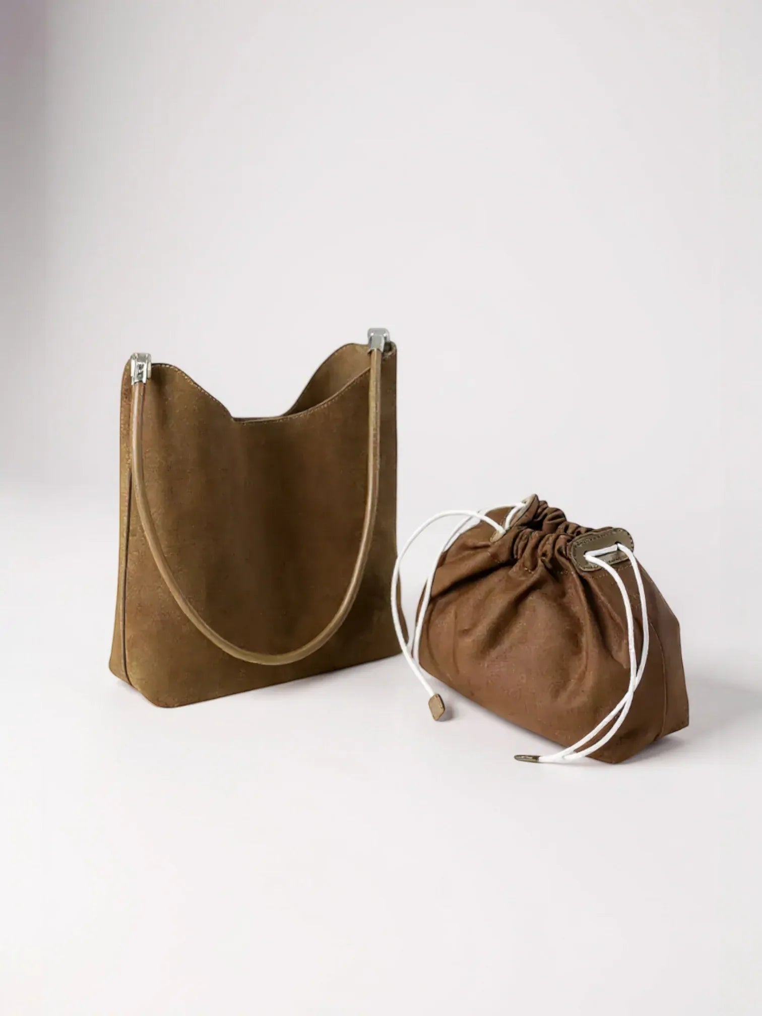 Grand sac seau en daim Marron