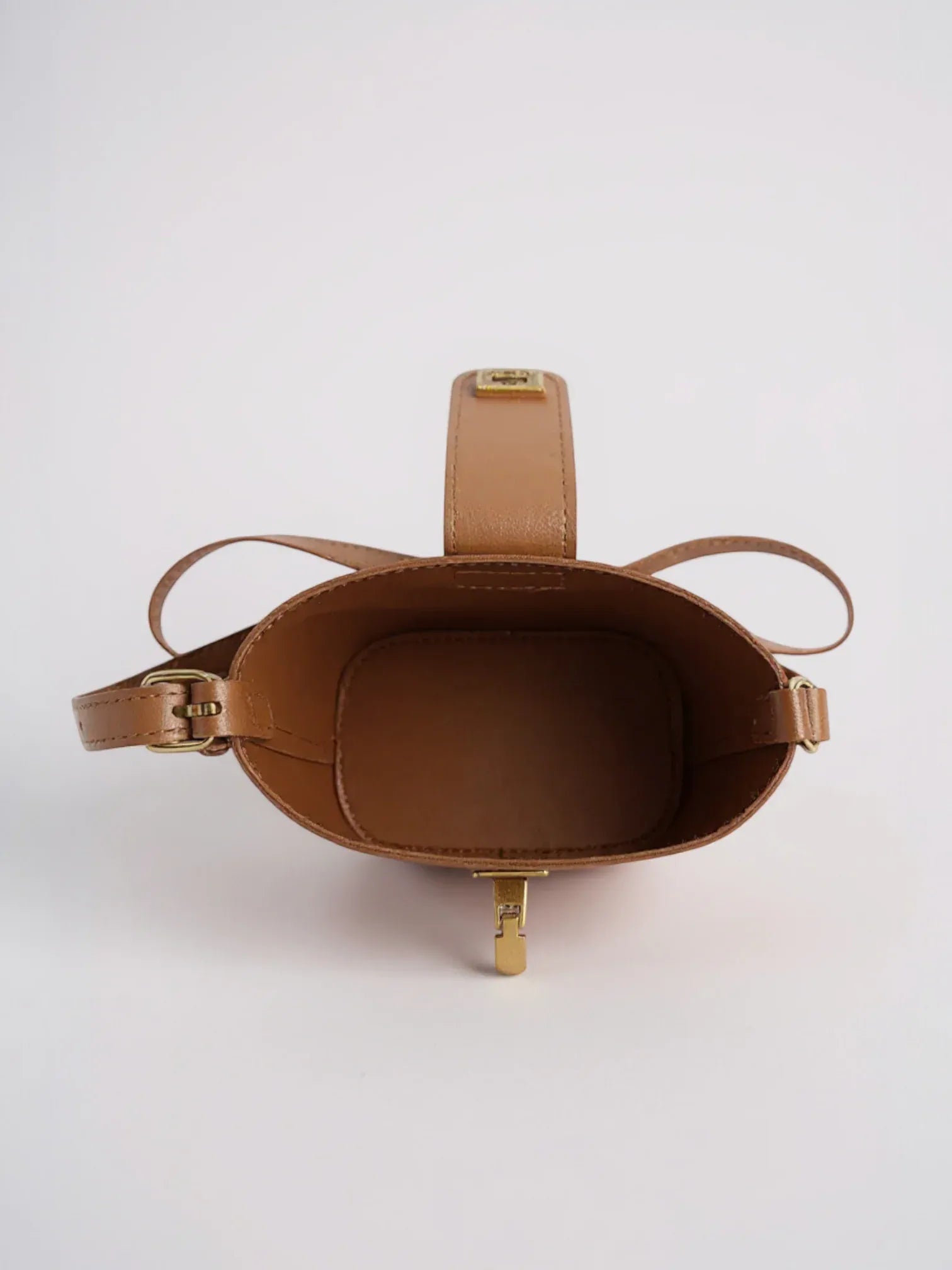 Mini sac seau en cuir vegan Marron