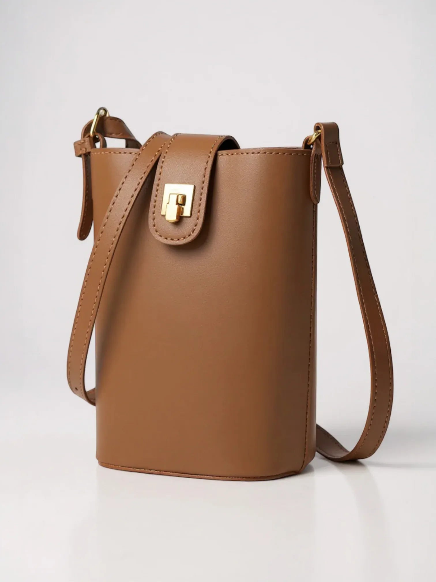 Mini sac seau en cuir vegan Marron