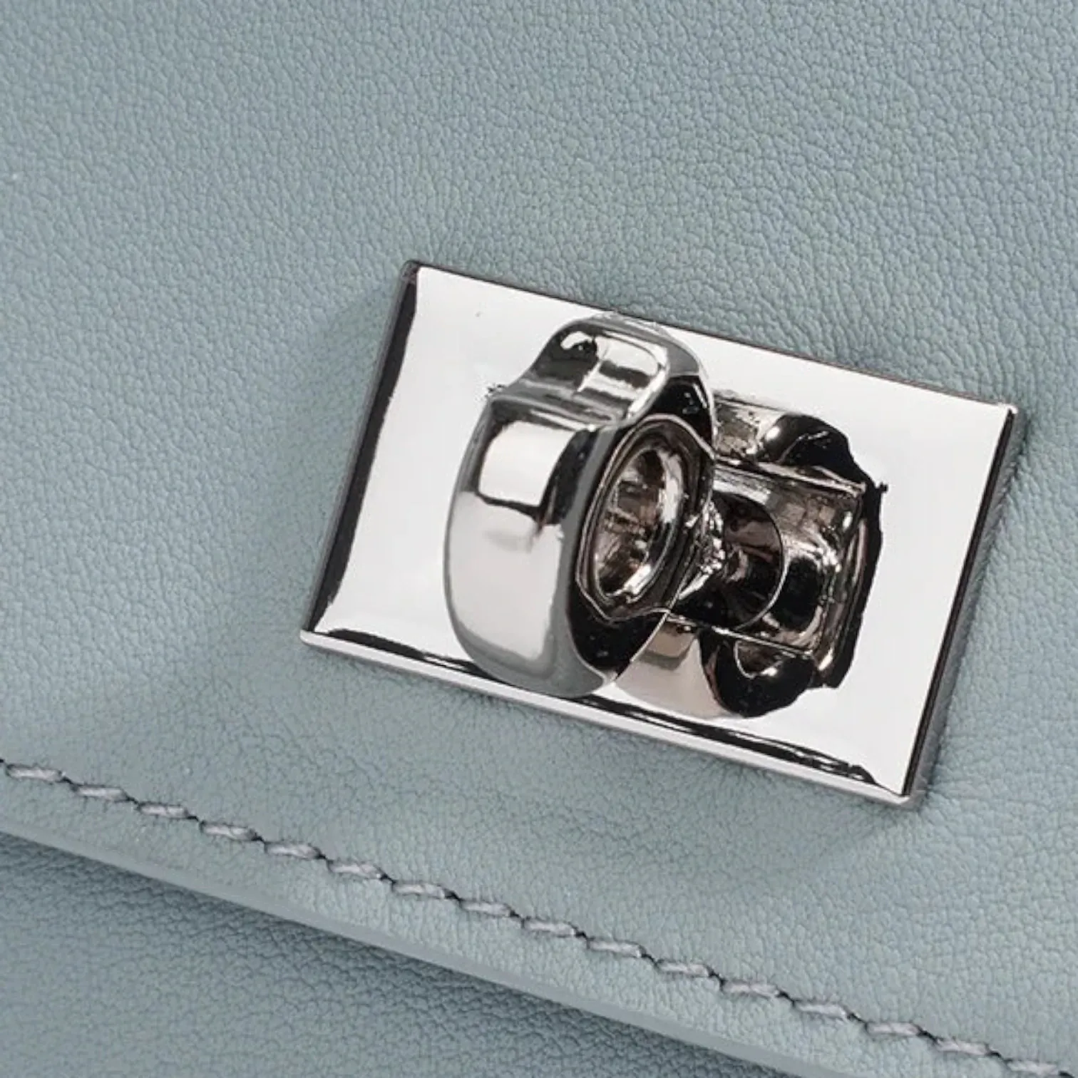 Petit sac a main carré en cuir Bleu Ciel