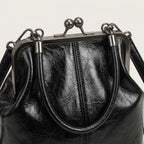 Petit sac à main clipsable en cuir vegan Noir