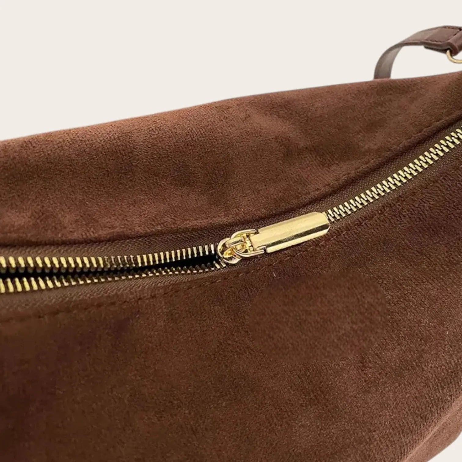 Sac bandoulière daim vegan zip doré