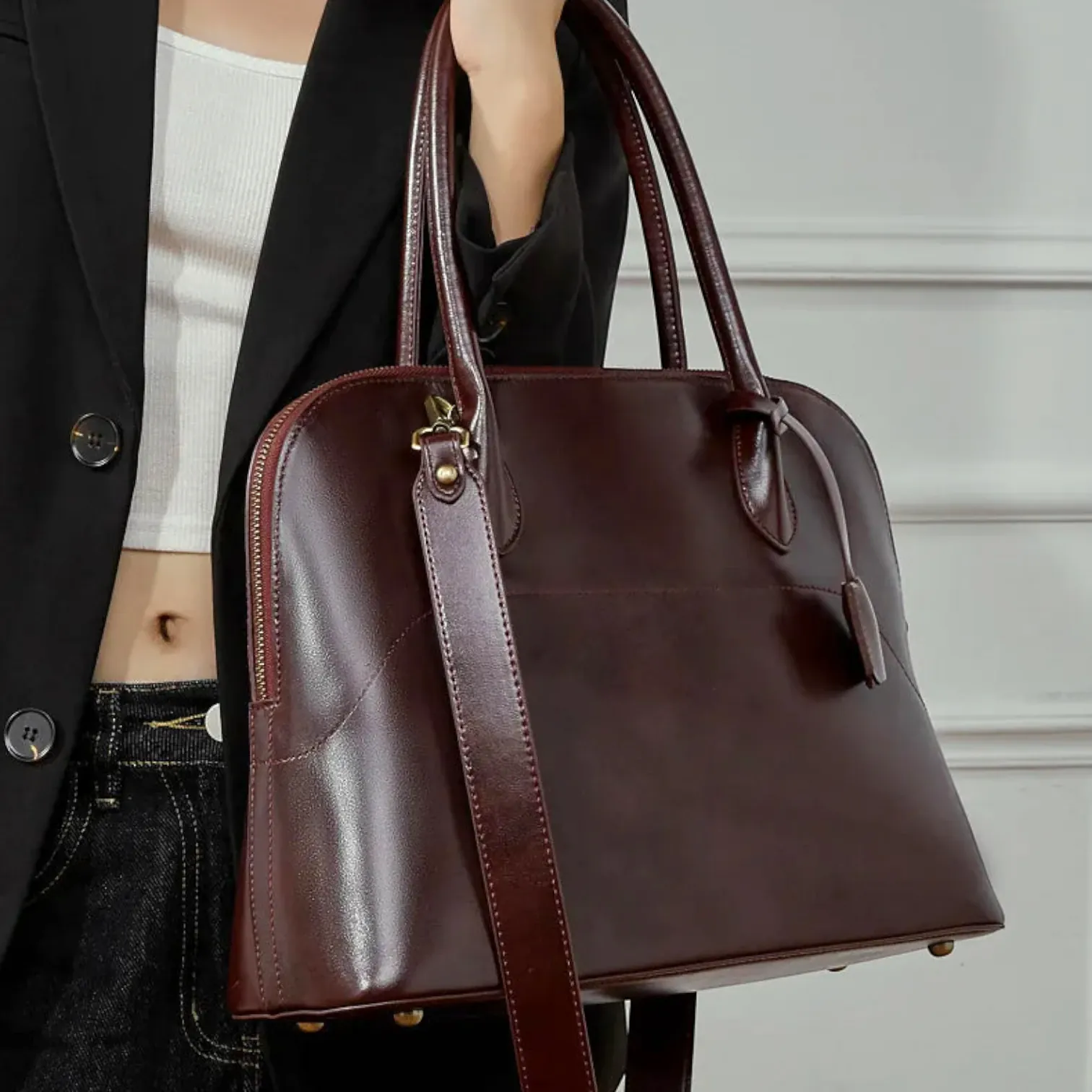 Sac bandoulière demi-lune en cuir glossé Marron