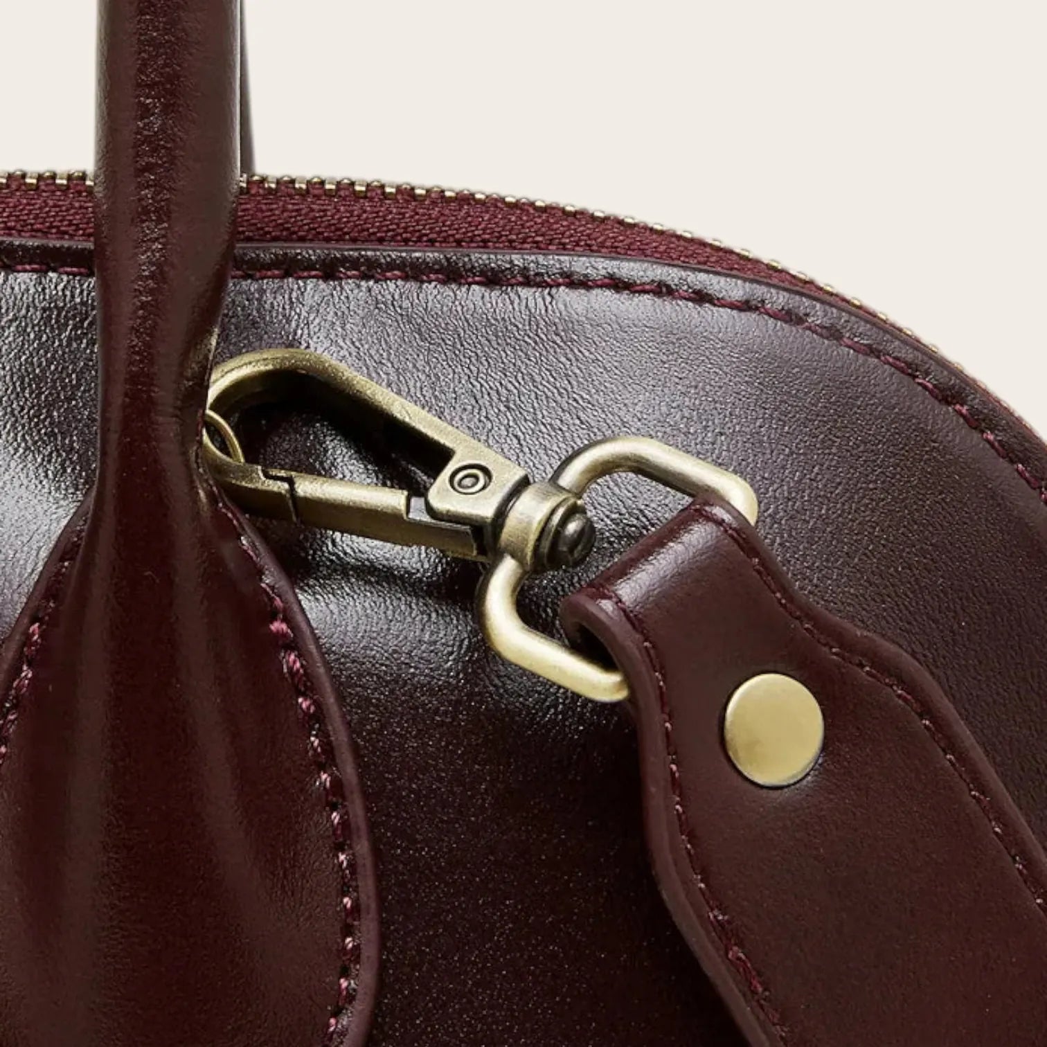 Sac bandoulière demi-lune en cuir glossé Marron