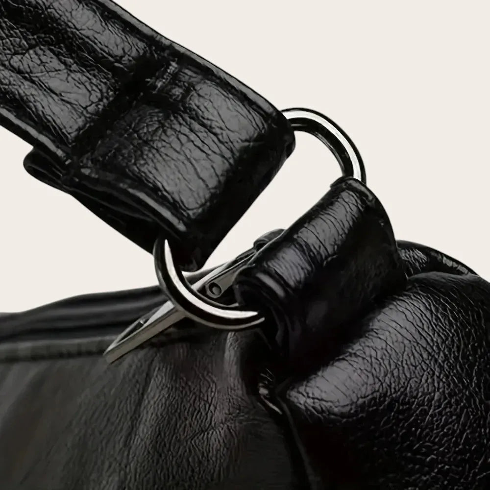 Sac bandoulière triple zippe en cuir vegan grainé