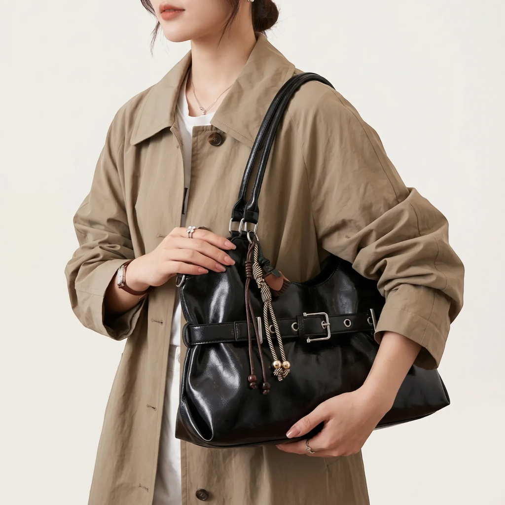 Sac cabas pendentif en similicuir lustré pour femme, vue 4 Noir