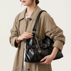 Sac cabas pendentif en similicuir lustré pour femme, vue 4 Noir