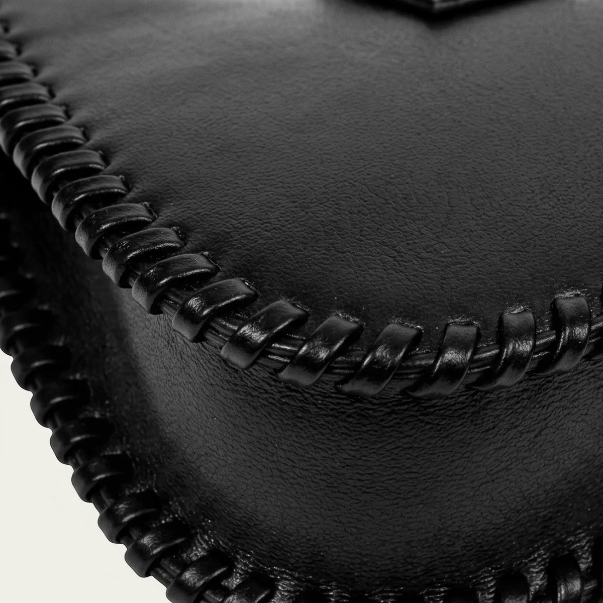 Sac demi-lune à bords tressés pendentif étoile pour femme, vue 8 - Noir