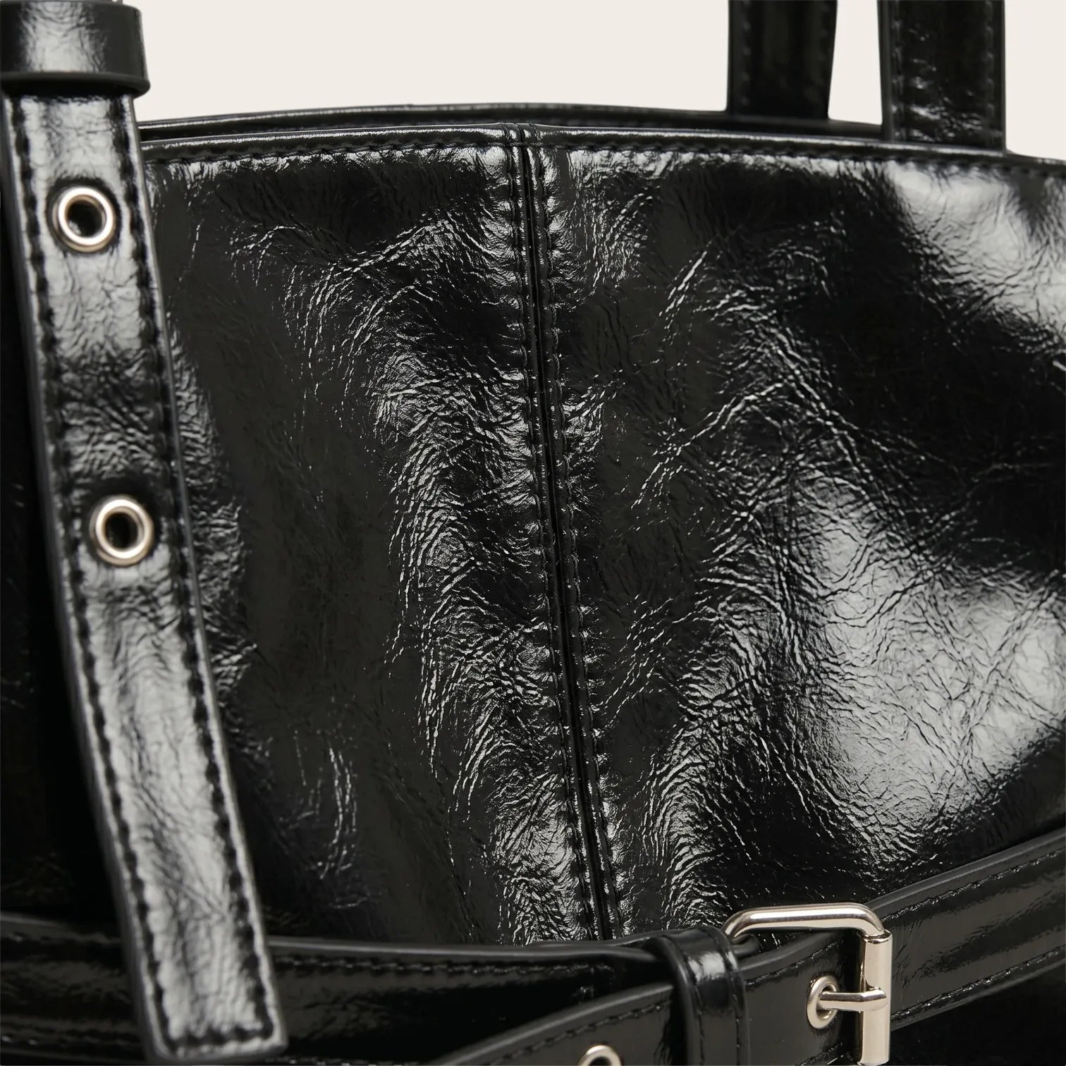Sac épaule verni ceinturé