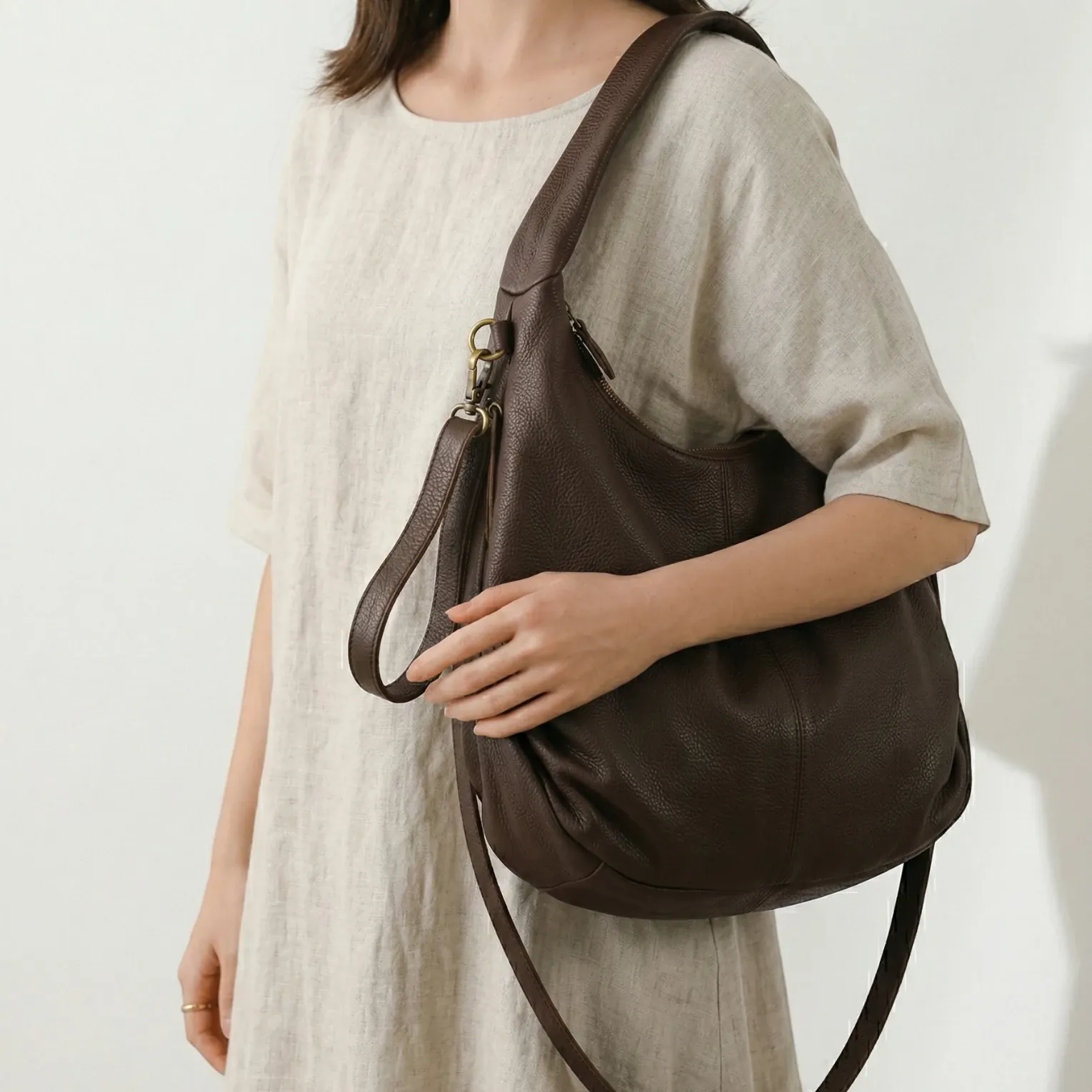 Sac hobo bandoulière en cuir grainé Café