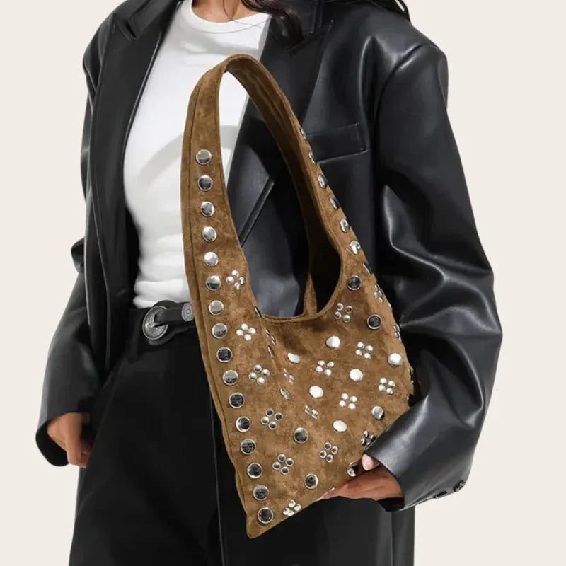 Sac hobo daim vegan clous argentés Marron