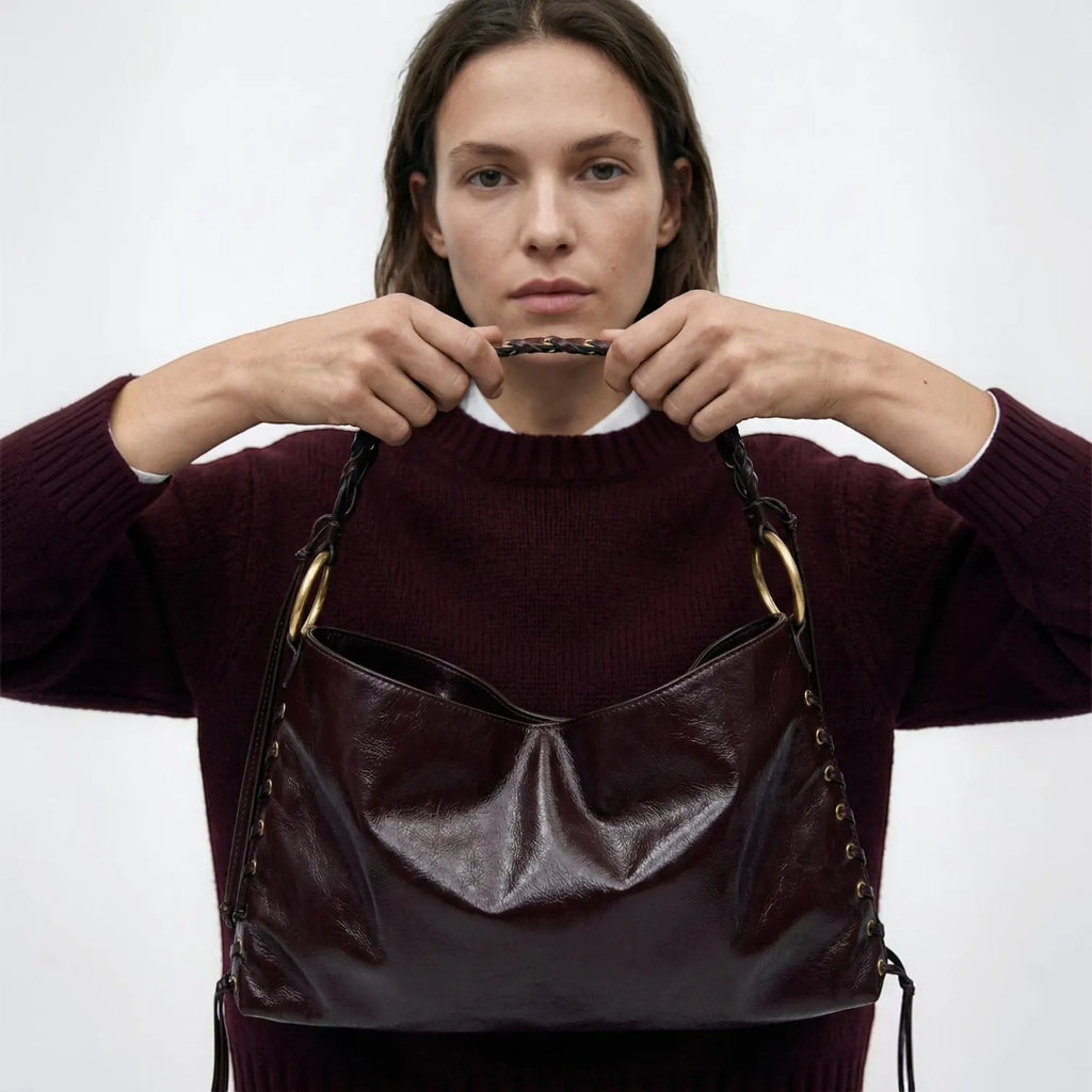 Sac hobo en cuir lacé Acajou