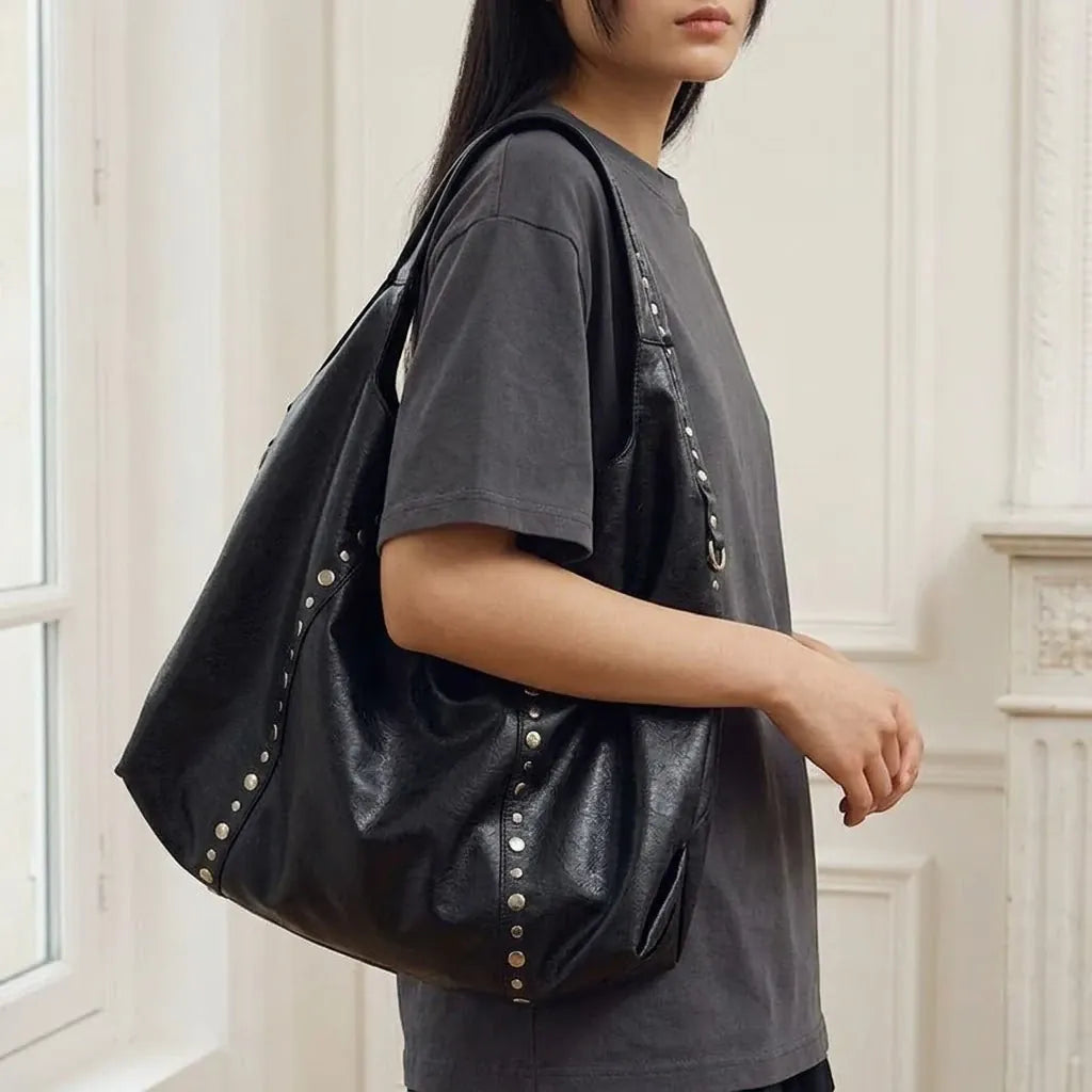 Sac hobo noir similicuir cloutés Noir