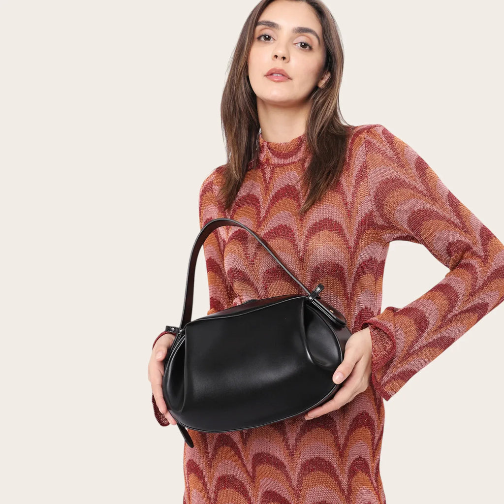 Sac ovale cuir souple forme coussin Noir
