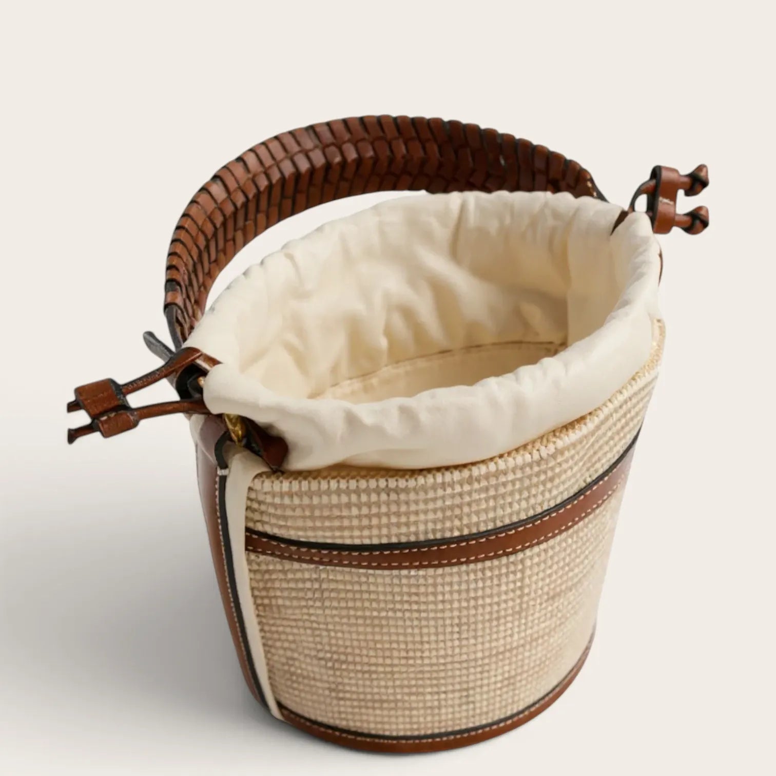 Sac seau paille et cuir