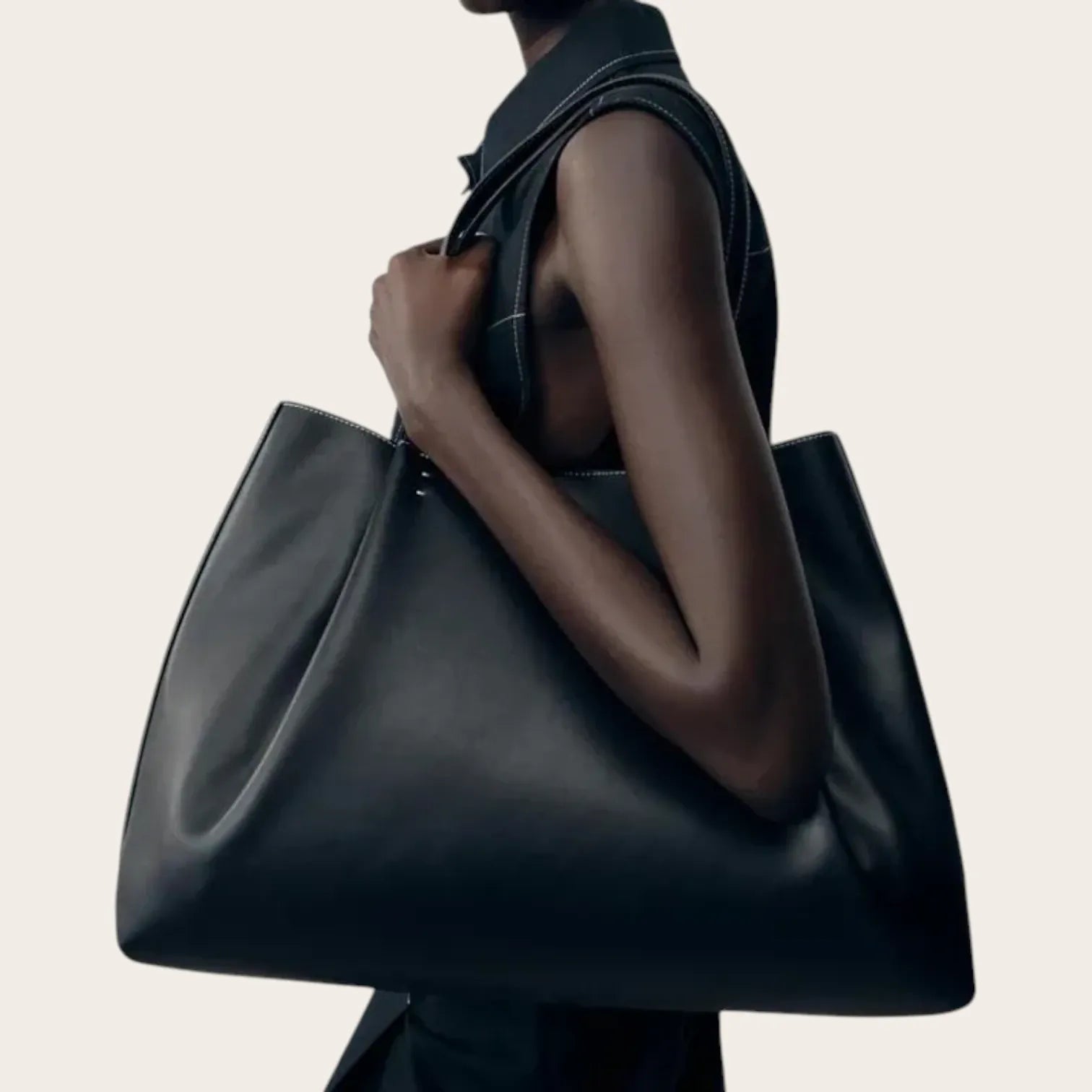 Tote bag trapèze en cuir Noir